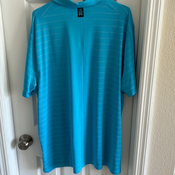 Nike Tiger Woods golf polo - Picture 2 of 4